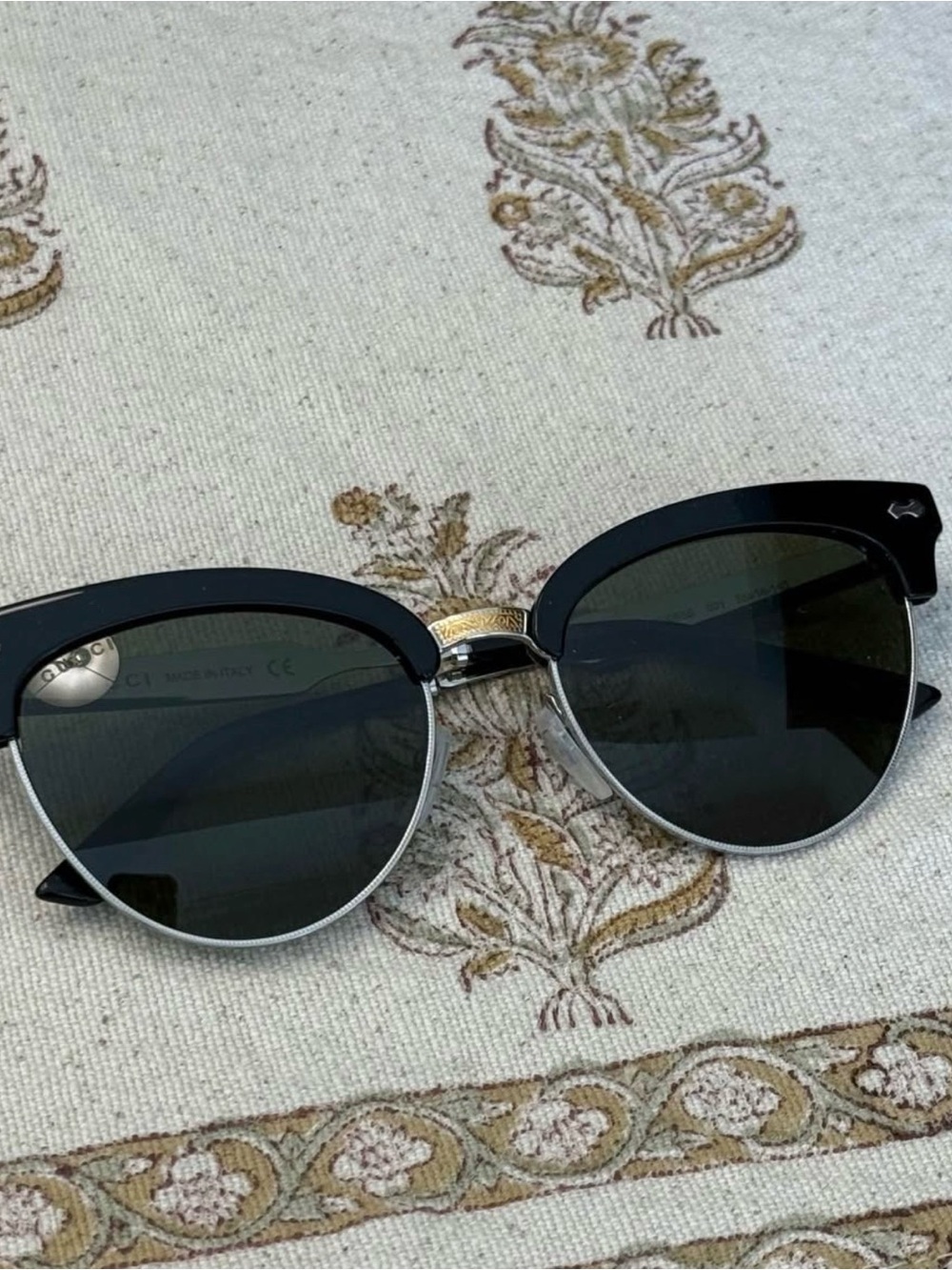 Gucci Black and Gold Cat-Eye Sunglasses for Women